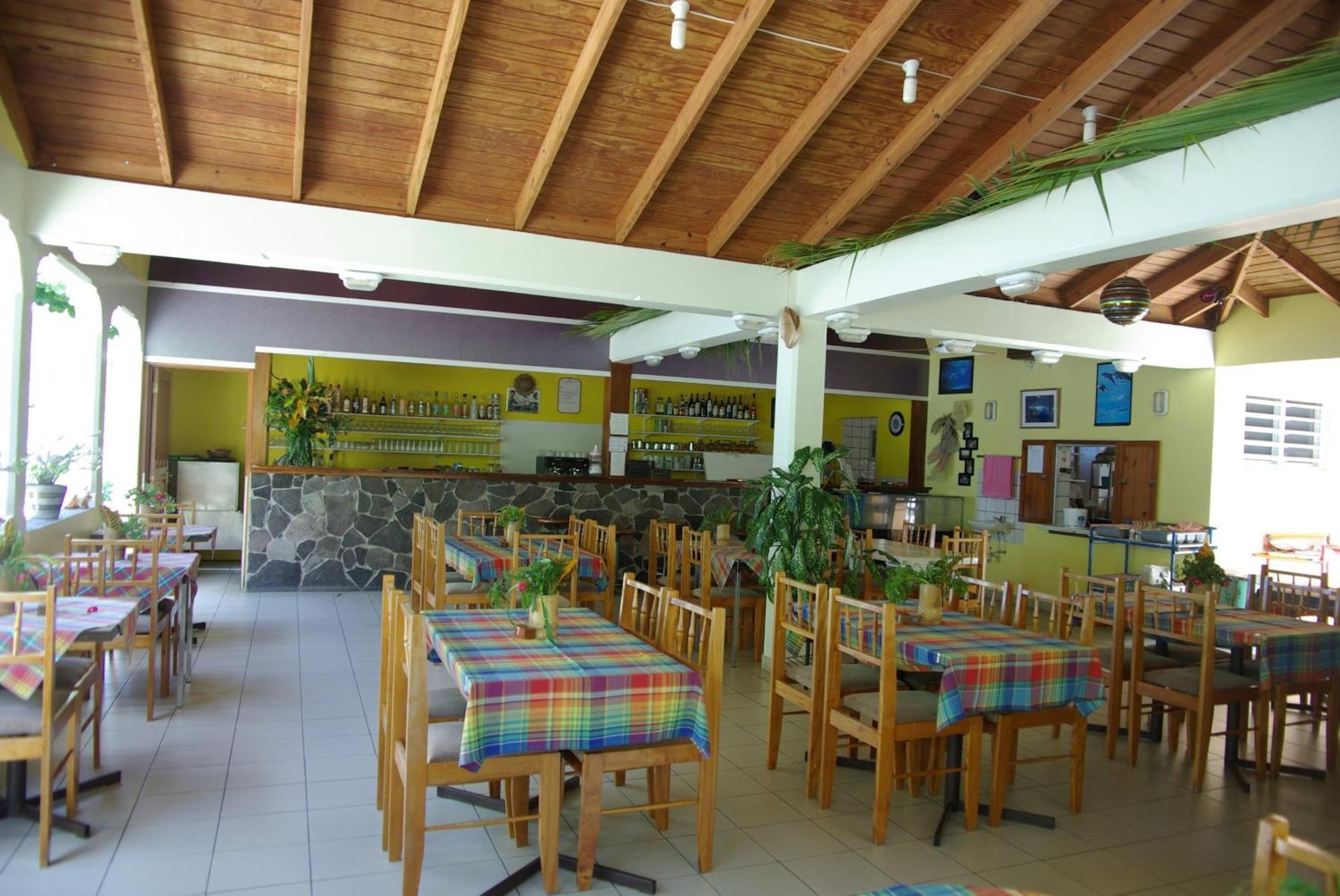 Sunset Bay Club & Seaside Dive Resort Salisbury Buitenkant foto