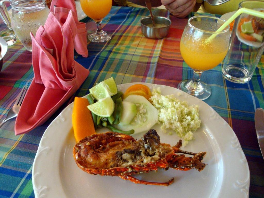 Sunset Bay Club & Seaside Dive Resort Salisbury Buitenkant foto
