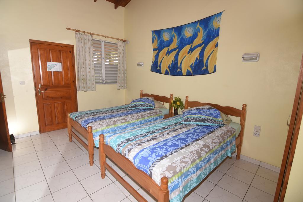 Sunset Bay Club & Seaside Dive Resort Salisbury Buitenkant foto